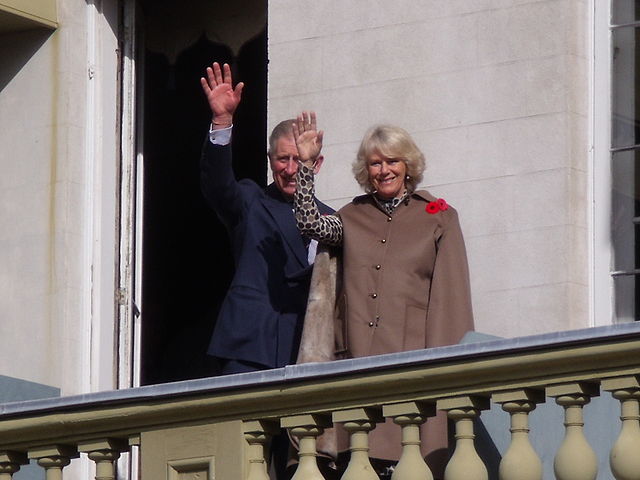 File:Royal Visit Dundurn Castle Balcony crop 2.JPG