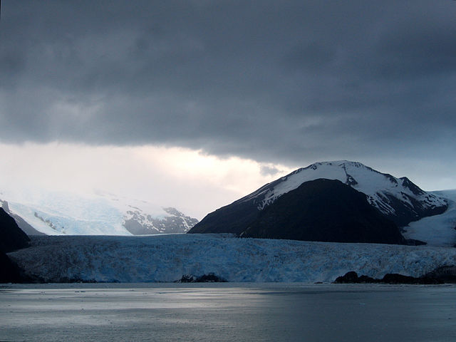 File:Amalia Glacier Chile 2007-12-28.JPG