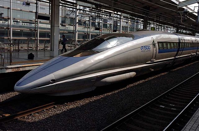 File:Shinkansen 500 Kyoto 2005-03-19.jpg