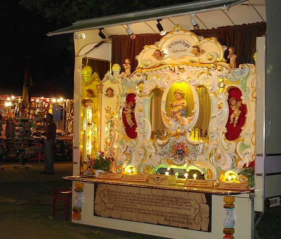 File:Berger-markt-nacht002.jpg
