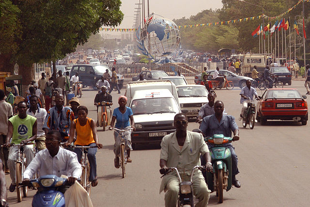 File:Ouagadougou place nations unies.JPG