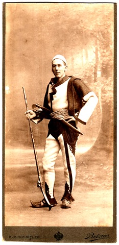 File:Nopcsa Ferenc in shqiptar warrior costume, cca 1913.tif