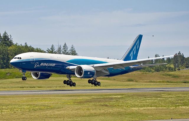 File:First Boeing 777F Lands after B-1 Flight.jpg