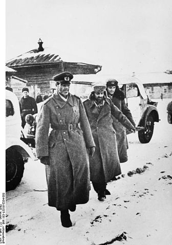 File:Bundesarchiv Bild 183-F0316-0204-005, Russland, Paulus in Kriegsgefangenschaft.jpg