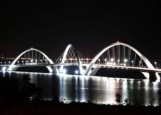 File:JK bridge Brasilia lights.jpg