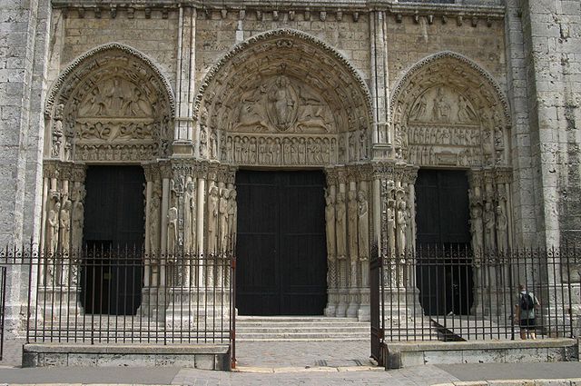 File:Chartres.jpg
