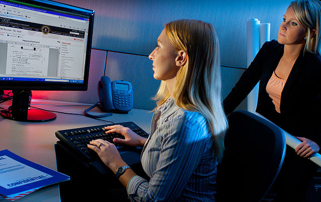 File:Fbianalyst.jpg