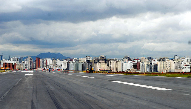 File:Pista Congonhas02.jpg