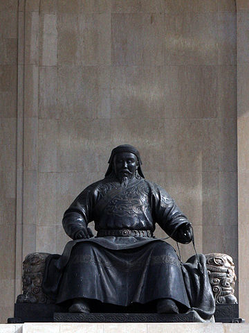 File:Khubilai statue.jpg