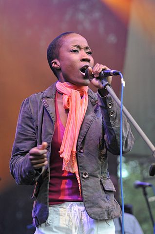 File:Rokia Traoré singing.jpg