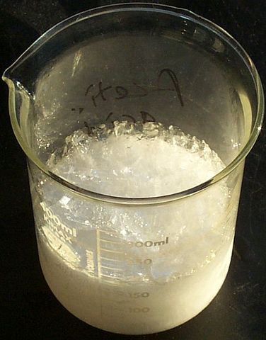 File:AceticAcid012.jpg