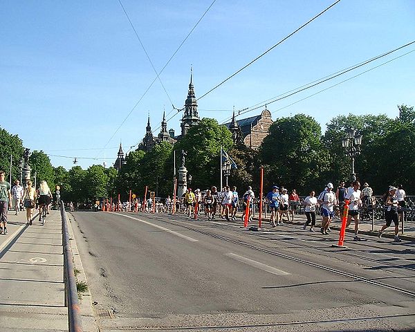 File:Djurgården Djurgårdsbron Maraton.JPG