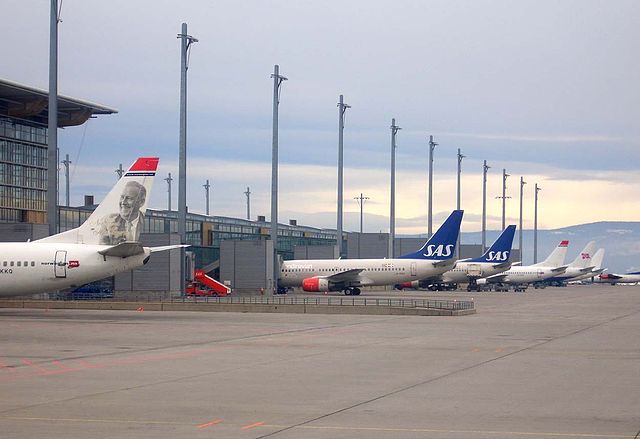 File:OslPlane.JPG